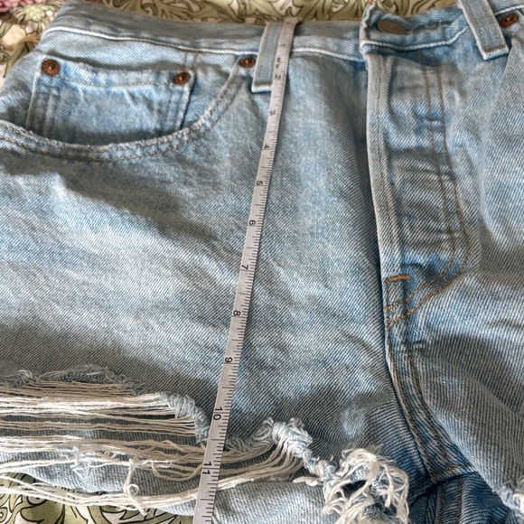 LEVI'S 501 Original Denim Cutoff Shorts Luxor Heat Button Fly Distressed W30 - Picture 10 of 10